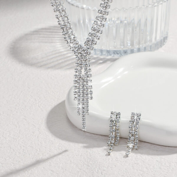 Graceful Personality Necklace And Earrings Suite - Image 3